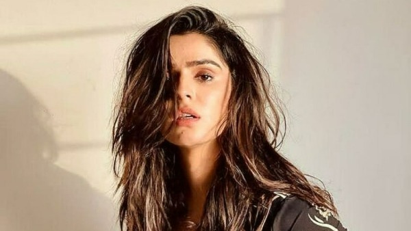 స్వీటీ అనే పాత్రలో