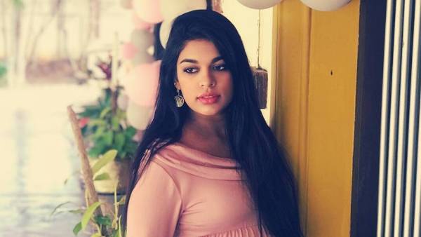  ఎవరి గురించి కామెంట్