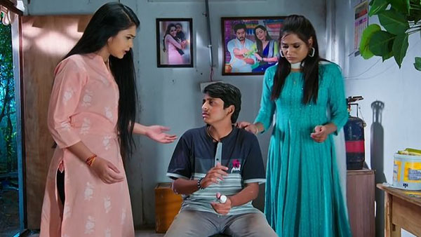 స్కూల్‌లో కొట్టుకోవడం ఏమిటి?