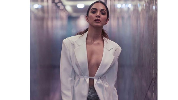 కియారా అద్వానీ పరువాల విందు.. బ్లేజర్లో బటన్స్ కూడా లేకుండా!