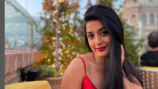 అందాల ఆరబోత..