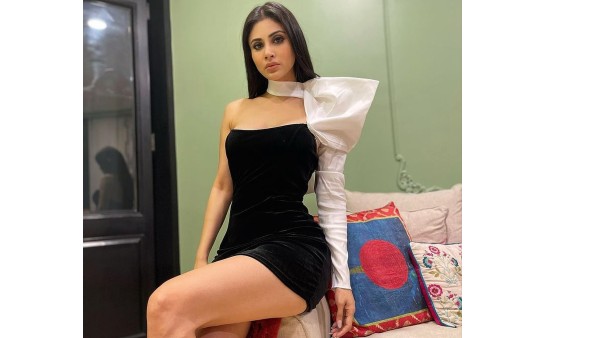 నాగకన్యగా టాప్ రేంజ్