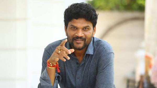 'సర్కారు వారి పాట'లో ఆ డైలాగ్ ఎఫెక్ట్.. బహిరంగ క్షమాపణలు చెప్పిన పరశురామ్!