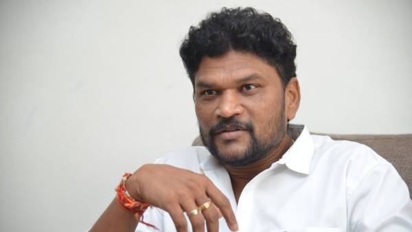  స్టేజ్‌పై డ్యాన్స్ చేయడంతో