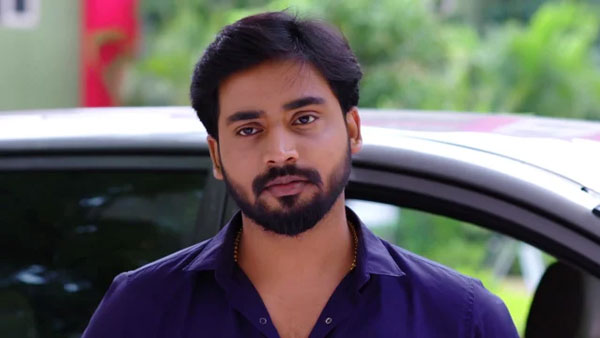  కన్నీళ్లు పెట్టుకుంటూ