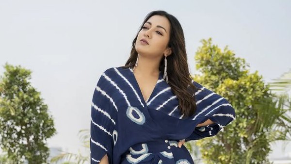 థైస్ షోతో