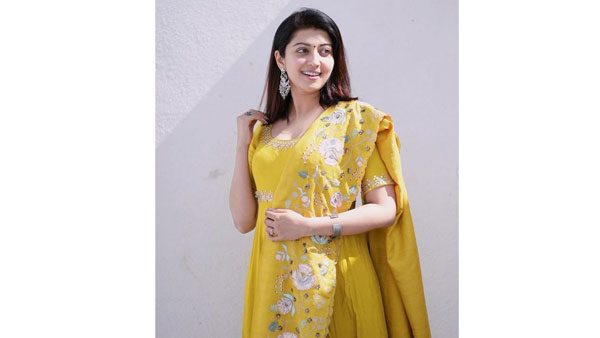 సోషల్ మీడియాలో ఫుల్ బిజీ