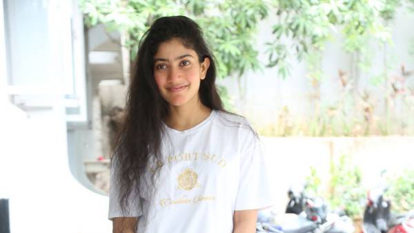 సరళ తల్లిని చూసి తట్టుకోలేకపోయా