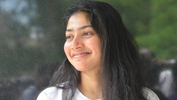 రెగ్యులర్, రొటీన్ పాత్రలు చేయడం..