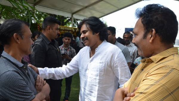  నా కుమార్తెను ఆదరించండి..