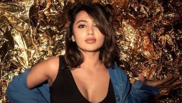 ఫోటోలకు ఫోజులు