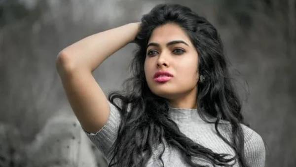  మోడలింగ్ ద్వారా