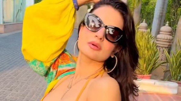 సోషల్ మీడియాలో ఫుల్ బిజీగా