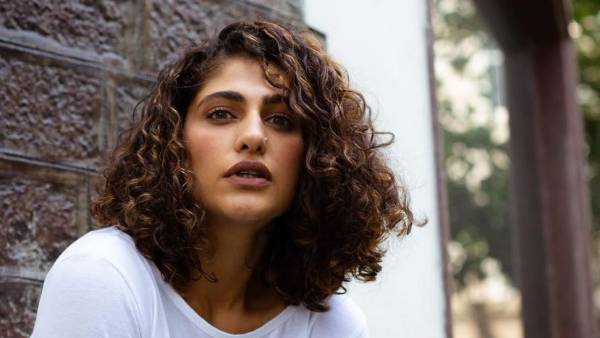 బోల్డ్ పాత్రలలో