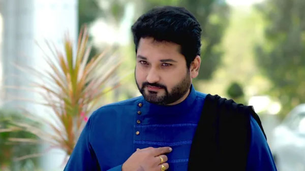 నవ్వుతూ తుళ్ళుతూ