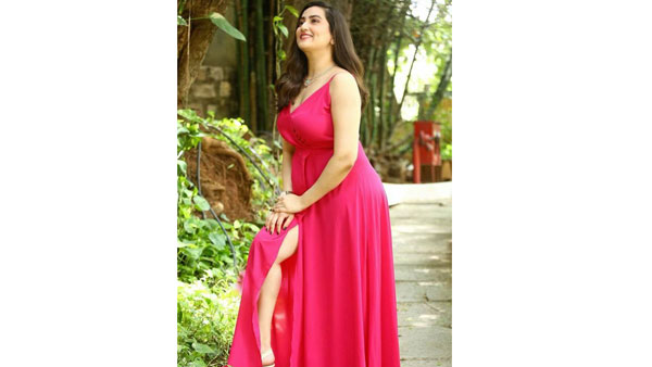 హాట్ ఫొటోలు షేర్ చేసింది