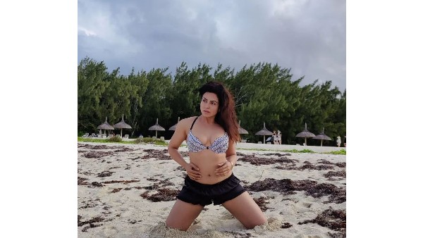 హాట్ ట్రీట్‌తో సెగలు రేపుతోంది