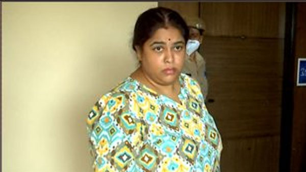 చెప్పుతో దాడి