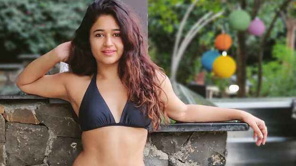 సోషల్ మీడియాలో ఫుల్ బిజీ