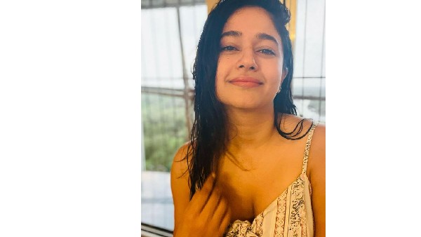 హాట్ ట్రీట్ ఇచ్చే ఫొటోలు షేర్