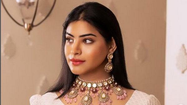 జబర్ధస్త్‌లో అలా సందడి చేసింది