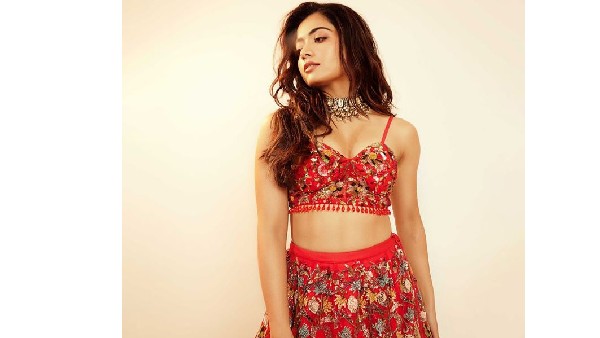 ఢిల్లీ ఫ్యాషన్ వీక్లో హొయలు