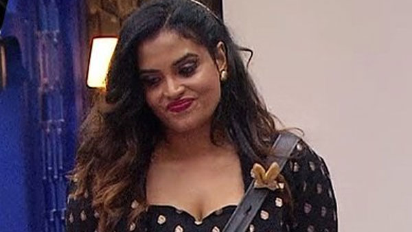 సోషల్ మీడియాలో ఫుల్ బిజీగా