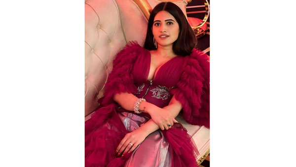 అందాలను ఆరబోస్తోన్న బ్యూటీ