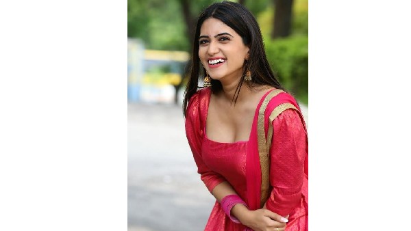 సోషల్ మీడియాలో సందడిగా