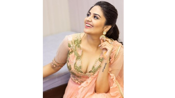 అదిరిపోయే ఫొటోలు షేర్ చేసి