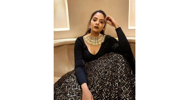 సోషల్ మీడియాలో ఫుల్ బిజీ