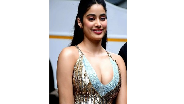 హాట్ ఫొటోలు వదిలింది