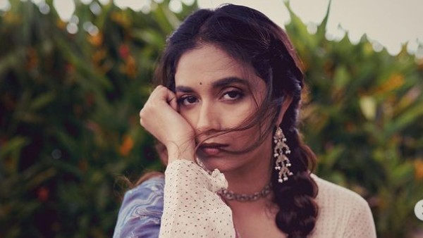 అన్ని భాషలూ... ఫుల్ బిజీగానే