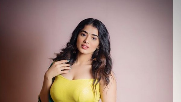 రంగ రంగ వైభవంగా అంటూ..