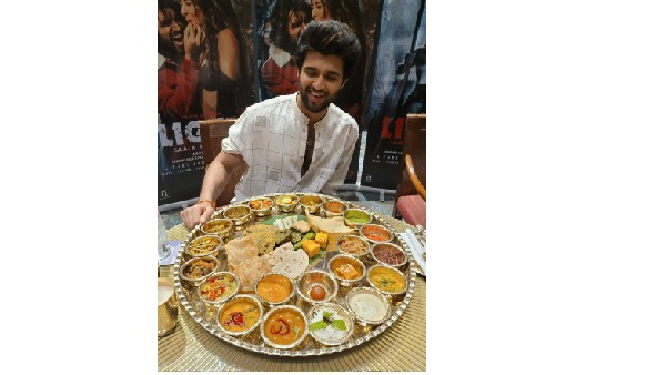 Actor Vijay devarakonda gujarathi thaali special photo viral 