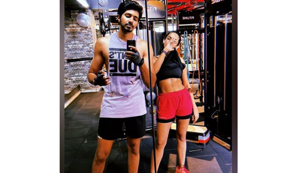  టాప్ పైకి లేపిన మెగా డాటర్