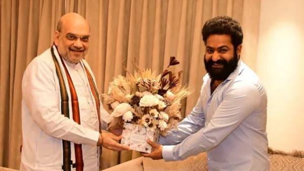ఎక్కువగా సినీ ప్రముఖులు