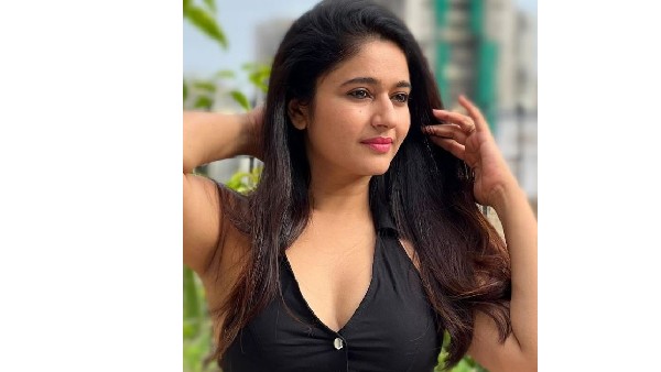 సోషల్ మీడియాలో సందడిగా