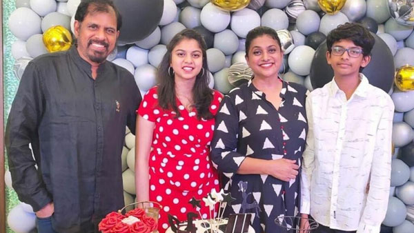  మంత్రిగా బిజీగా..