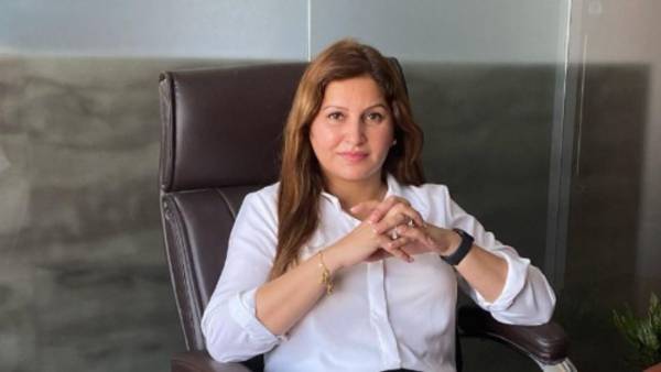  సోనాలి ఫ్యామిలీ డిమాండ్