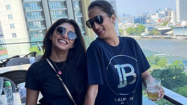 తల్లీకూతుళ్లు..