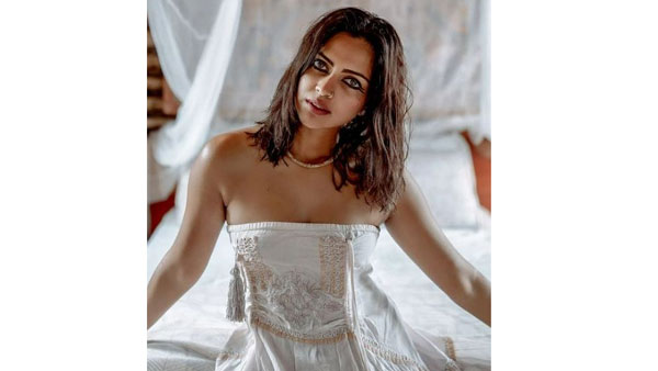 Amala Paul అందాల అరాచకం: బాబోయ్ ఇదే దారుణం సామీ!