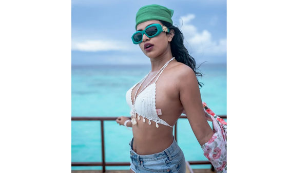 డైరెక్టర్ తో ప్రేమాయణం..