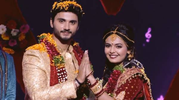  ఆమెతో లింక్