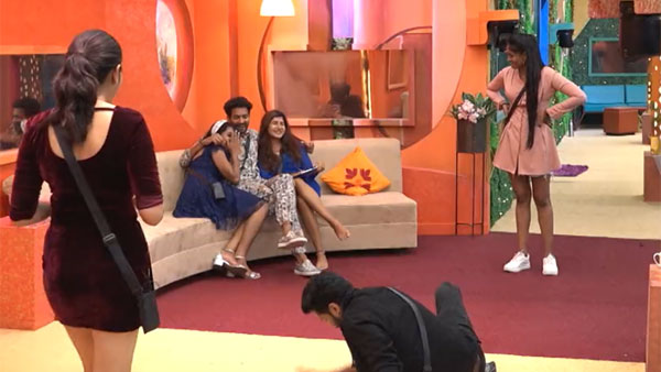 ఇంటి సభ్యుల అందరిముందు..