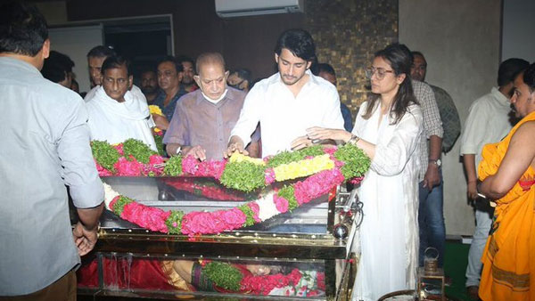 సోషల్ మీడియా వేదికగా..