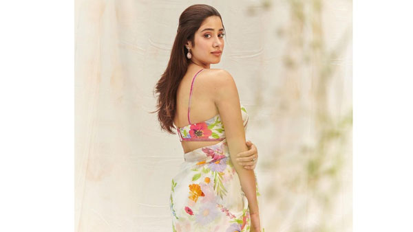 క్రికెటర్ గా జాన్వీ..