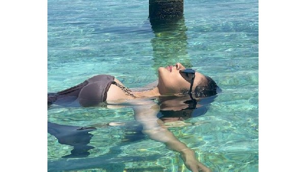 అందంతో సెగలు రేపుతూ రచ్చ