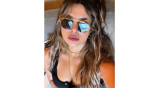 ప్రియాంక హాట్ సెల్ఫీ వైరల్‌గా