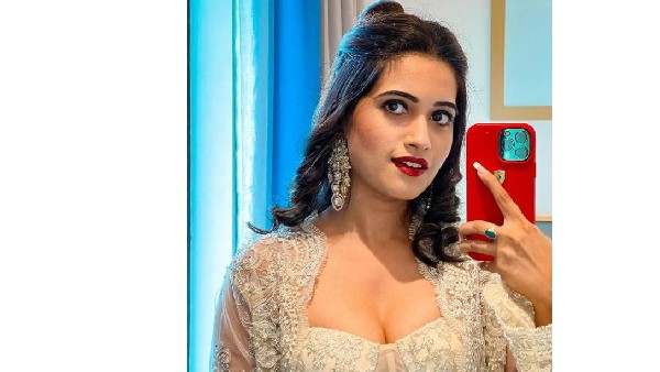 సోషల్ మీడియాలో హడావిడి